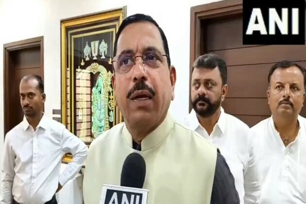 Pralhad Joshi criticises MK Stalin's call for JAC meeting amid delimitation row