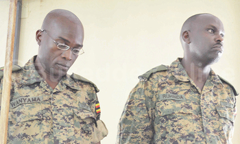 Maj. Wanyama ne Lt. Ruhinda (ku ddyo). Maj. Wanyama ne Lt. Ruhinda (ku ddyo).