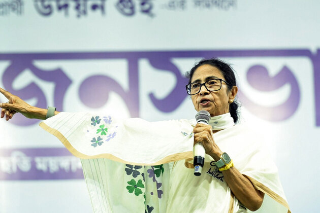 "Will not allow Bangla-Birodhi Zamindars to inflict misery, suffering on people": Mamata Banerjee in last week campaign push