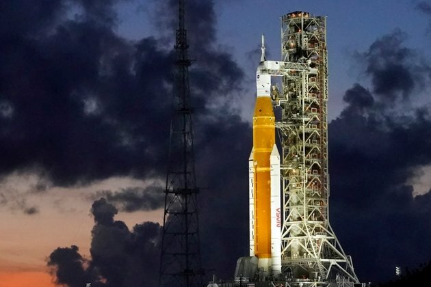 At Least 100,000 Expected for NASA&#039;s Moon Launch