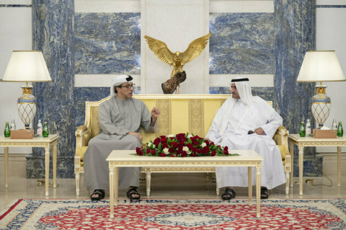 Fujairah Ruler receives Mansour bin Zayed