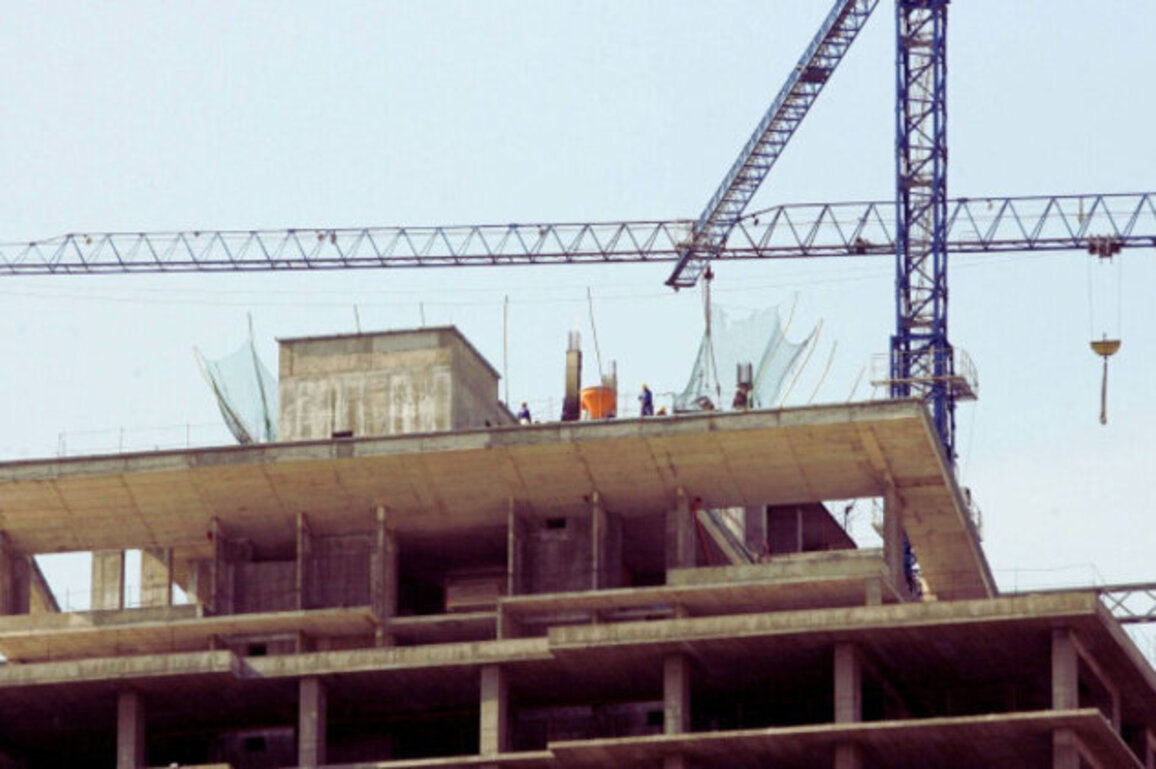 Bulgaria Records Weakest Construction Growth as EU Sector Recovers