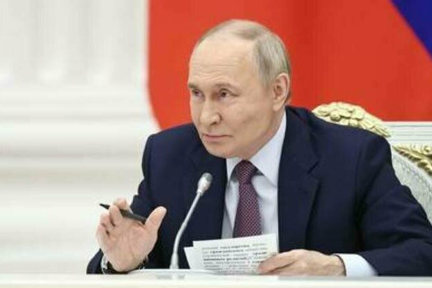 Russia opposes migrants replacing native population - Putin (VIDEO)