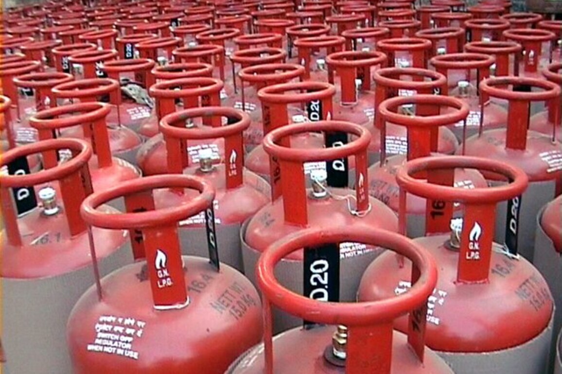 India to allow fuel exports only if surplus amid war risks