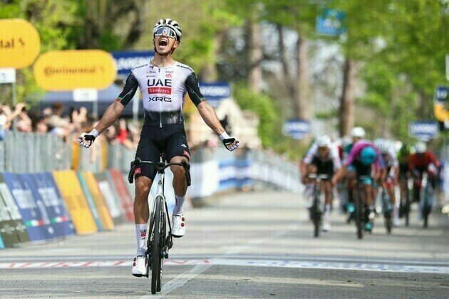 Ivo Oliveira makes it back-to-back UAE wins at Giro d'Abruzzo