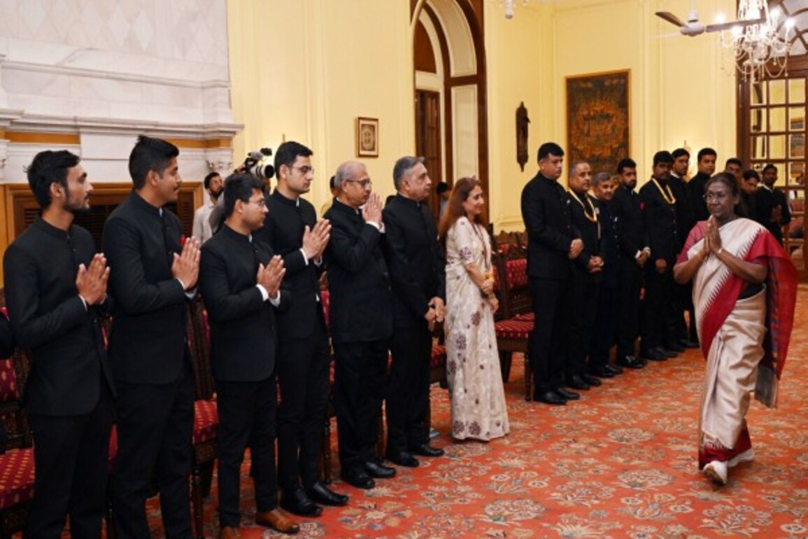 President Murmu meets officer trainees of the Indian Naval Material Management Service and Indian Naval Armament Service