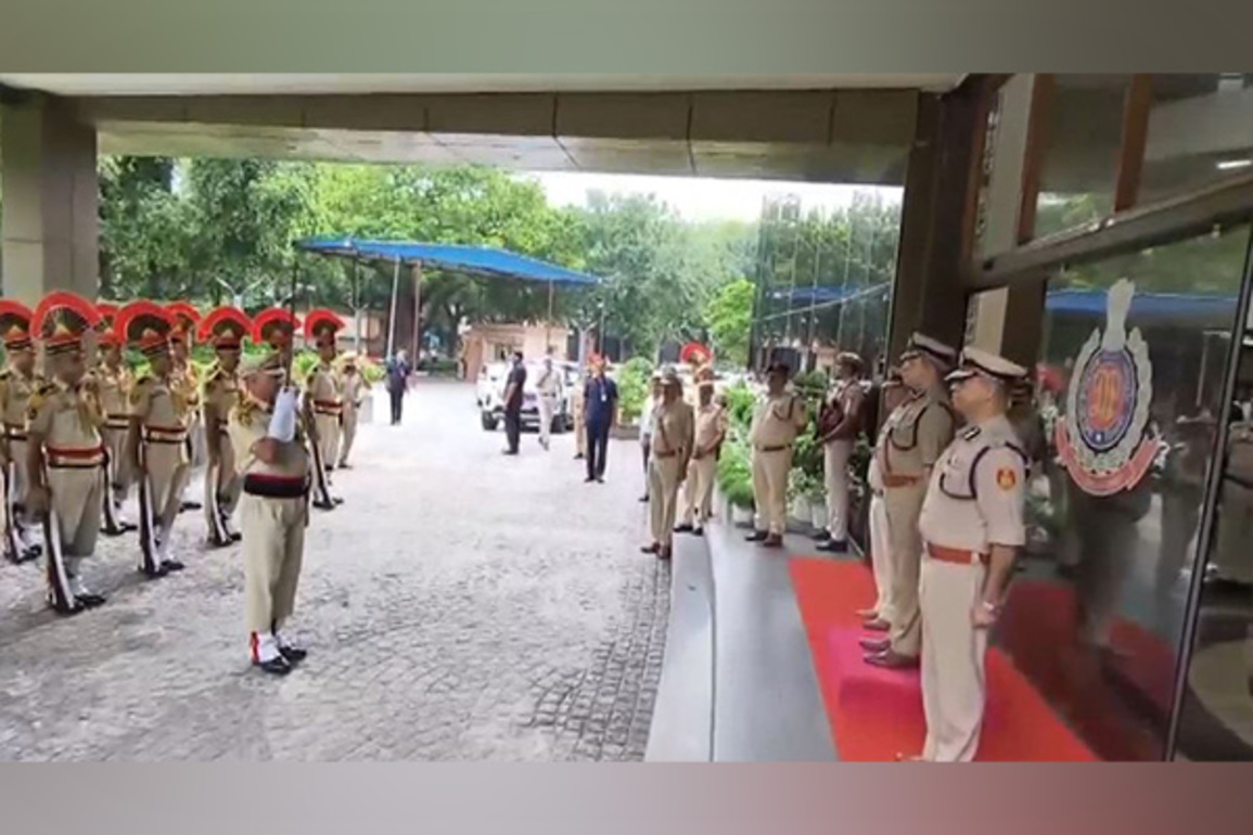 Satish Golcha takes charge as new Police Commissioner of Delhi