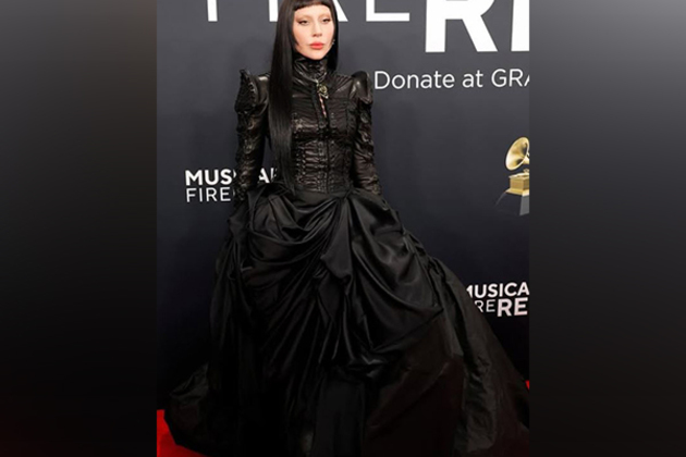 Lady Gaga walks hand-in-hand with fiance Michael Polansky while arriving at SNL afterparty