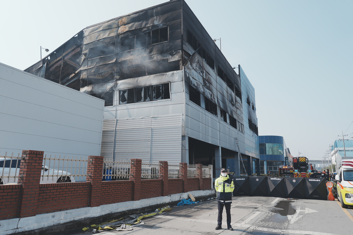 (SpotNews) SOUTH KOREA-DAEJEON-AUTO PARTS FACTORY-FIRE-AFTERMATH
