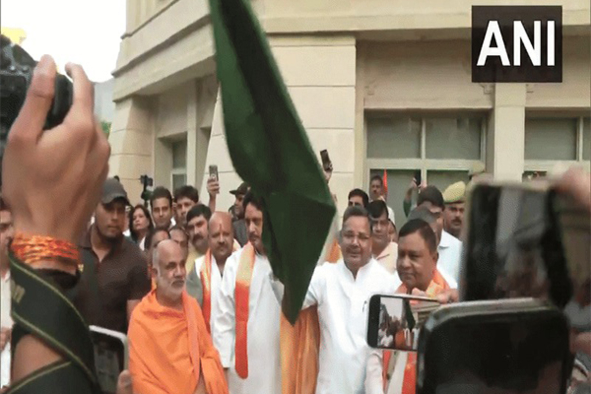 UP tourism minister Jaiveer Singh flags off first batch of Kailash Mansarovar Yatra from Indrapuram