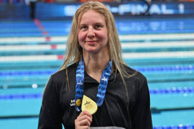 Russian world record holder claims European swimming gold (VIDEO)