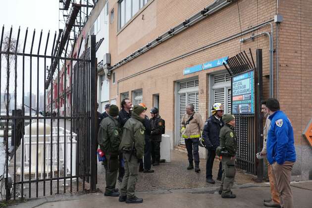 (SpotNews)U.S.-NEW YORK-HELICOPTER-CRASH