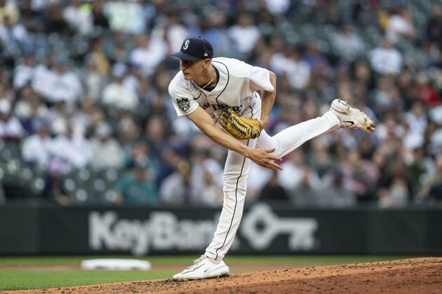Cal Raleigh's RBI single in 10th lifts Mariners past Yankees, 1-0