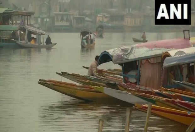 J-K: Cold wave persists in Srinagar as temperature drops to 0 degrees