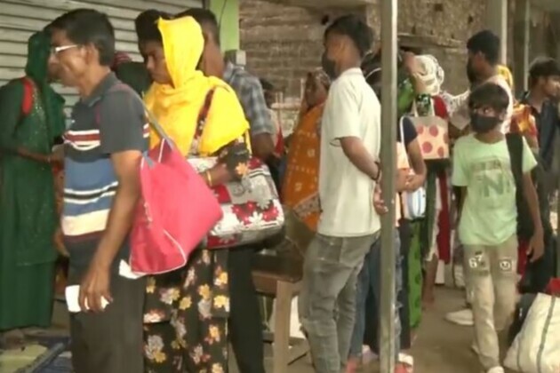 Illegal Bangladeshis gather at Hakimpur border amid West Bengal's 'detect delete deport' crackdown