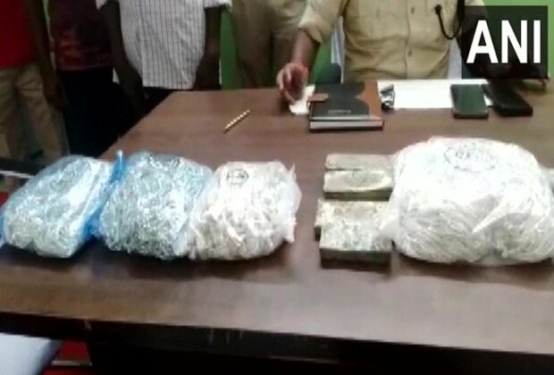 46.6 kgs silver seized from 2 passengers at railway station in Gaya