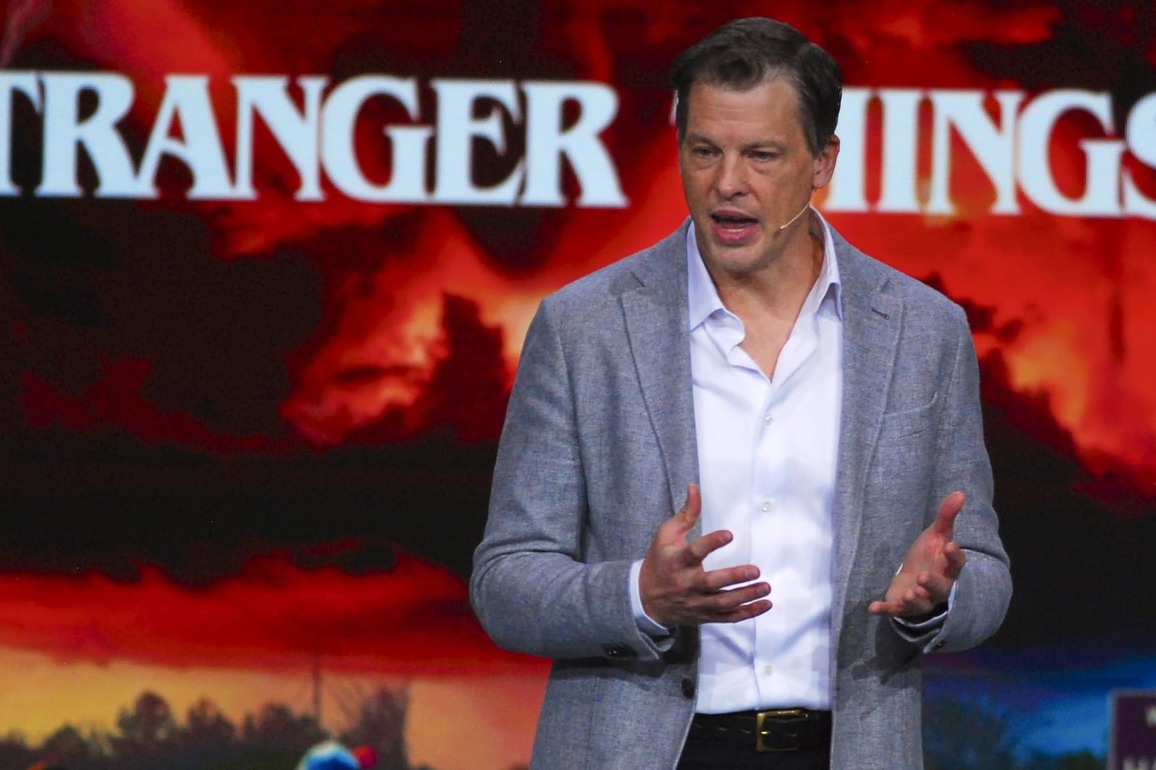 Netflix maintained its 2025 guidance. That may not be the sign of confidence it seems