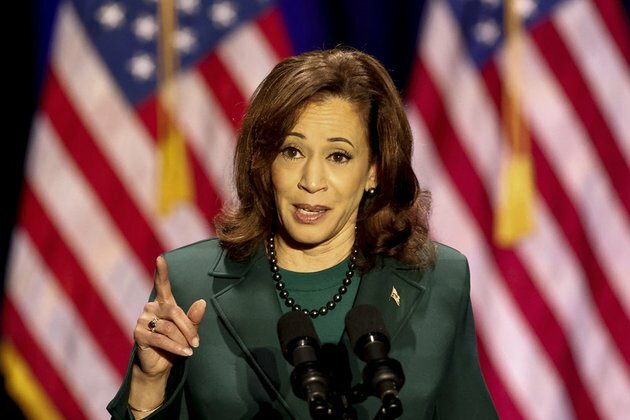 US VP cuts Declaration of Independence in pro-choice speech