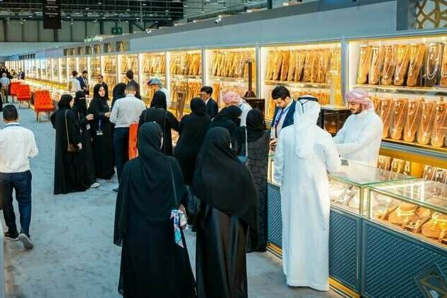 World's longest diamond necklace set to break Guinness record at 55th Watch and Jewellery Middle East Show