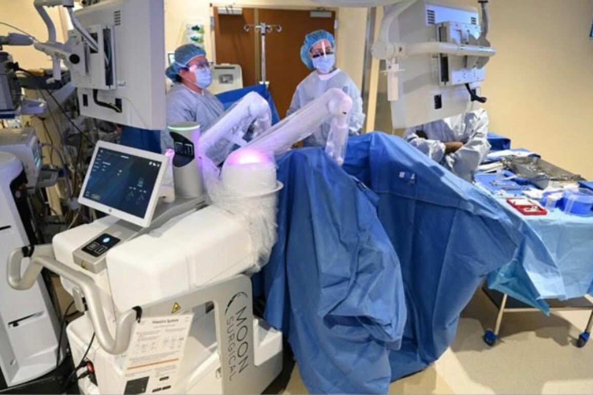 Orlando VA Pioneers Cutting-Edge Surgical Technology with AI Robotics