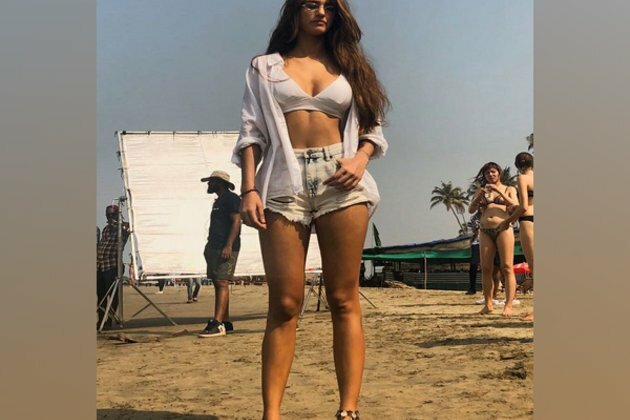 Disha Patani treats fans with BTS picture from 'Malang'