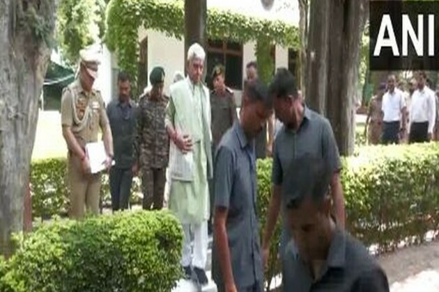 JK: LG Manoj Sinha visits Poonch, meets Indian Army and BSF Personnel
