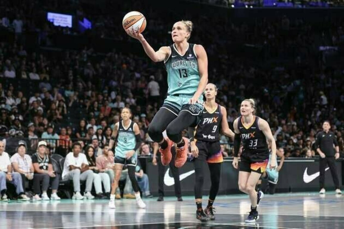 Sabrina Ionescu nets 29 as Liberty rally past Mercury