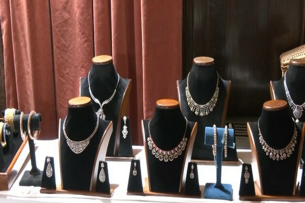 Jewellery exhibition 'Nikah Edit' held in Srinagar