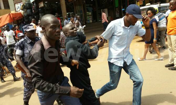 City commuter taxi operators protest fees City commuter taxi operators protest fees