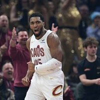 Cavaliers snap Suns' 4-game win streak behind Donovan Mitchell's 34