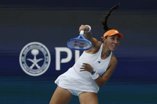 Jessica Pegula secures 3rd straight comeback to reach Charleston semis