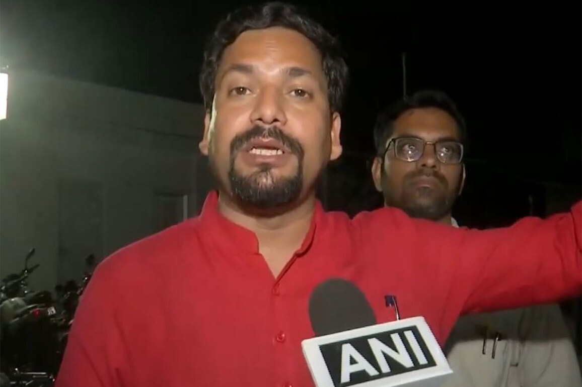 "Manoj Tiwari afraid to face truth," says AAP's Sanjeev Jha; alleges he, councillor were detained over Jagatpur demolition row