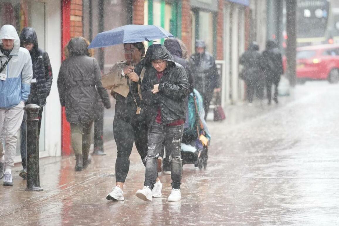 Met Office issues yellow weather warning for Carmarthenshire