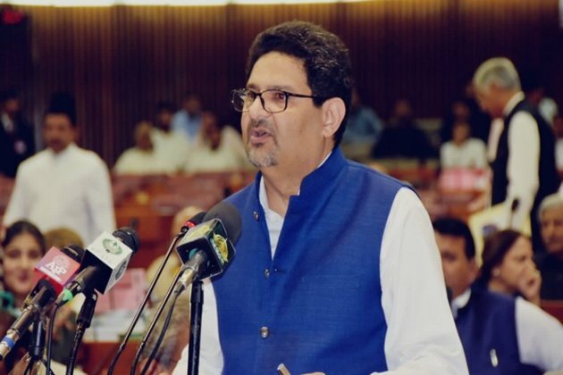 Pakistan lifts ban on imports of luxury items