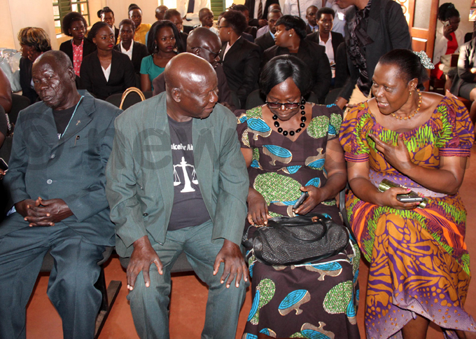  eatrice nywa  and relatives of the late enneth kena in court hoto by eddie usisi