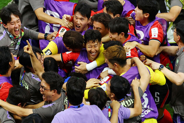 FIFA World Cup: Hwang In-Beom inspires South Korea's comeback win over Czech Republic
