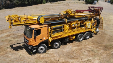 The EDM 95K Series are high-capacity, heavy duty rigs capable of executing deep hole exploration projects and are available in diamond, RC and multipurpose configurations