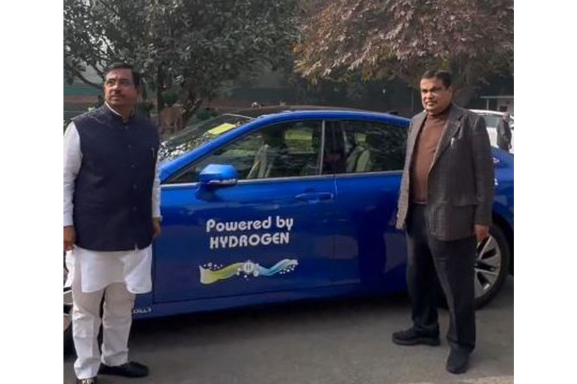 Minister Pralhad Joshi leads from the front, drives Hydrogen-powered car