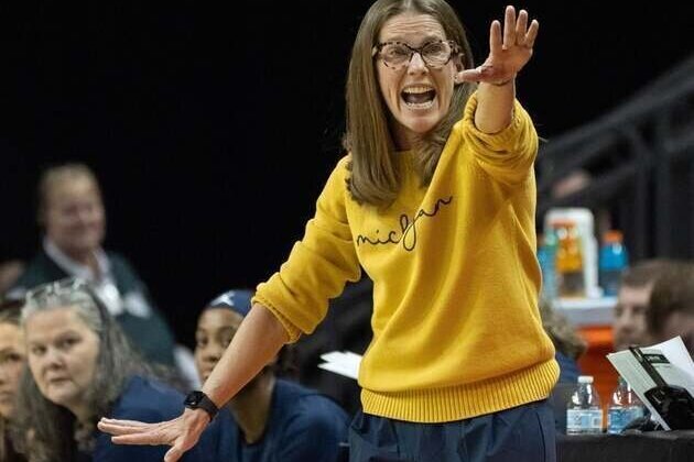 Women's Top 25 roundup: No. 9 Michigan rallies to beat Minnesota