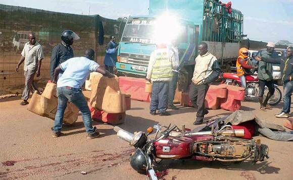 Wano aba bodaboda nga bazibye ekkubo awaatomerwddwa munnaabwe eggulo. Wano aba bodaboda nga bazibye ekkubo awaatomerwddwa munnaabwe eggulo.