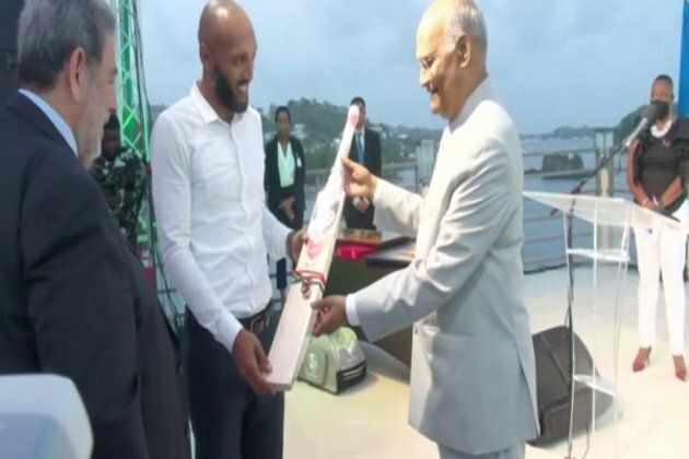 President Ram Nath Kovind hands over 8 cricket kits to aspiring cricketers at SVG