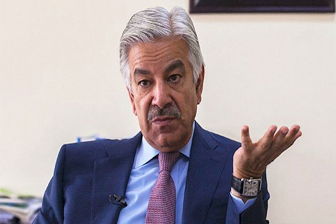 Pak Defence minister Khawaja Asif gives contradictory statements on availability of Pak nukes for Saudi Arabia