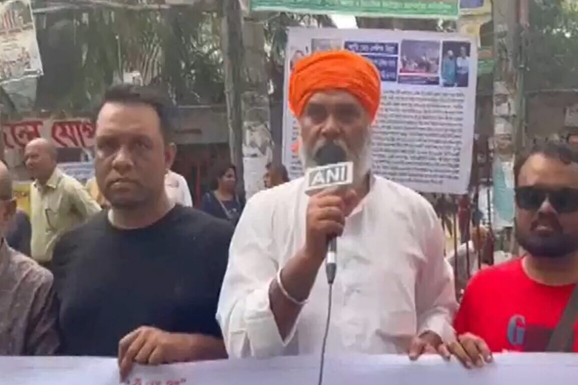 Bangladesh: Protests outside National Press Club in Dhaka against persecution of Hindu minority