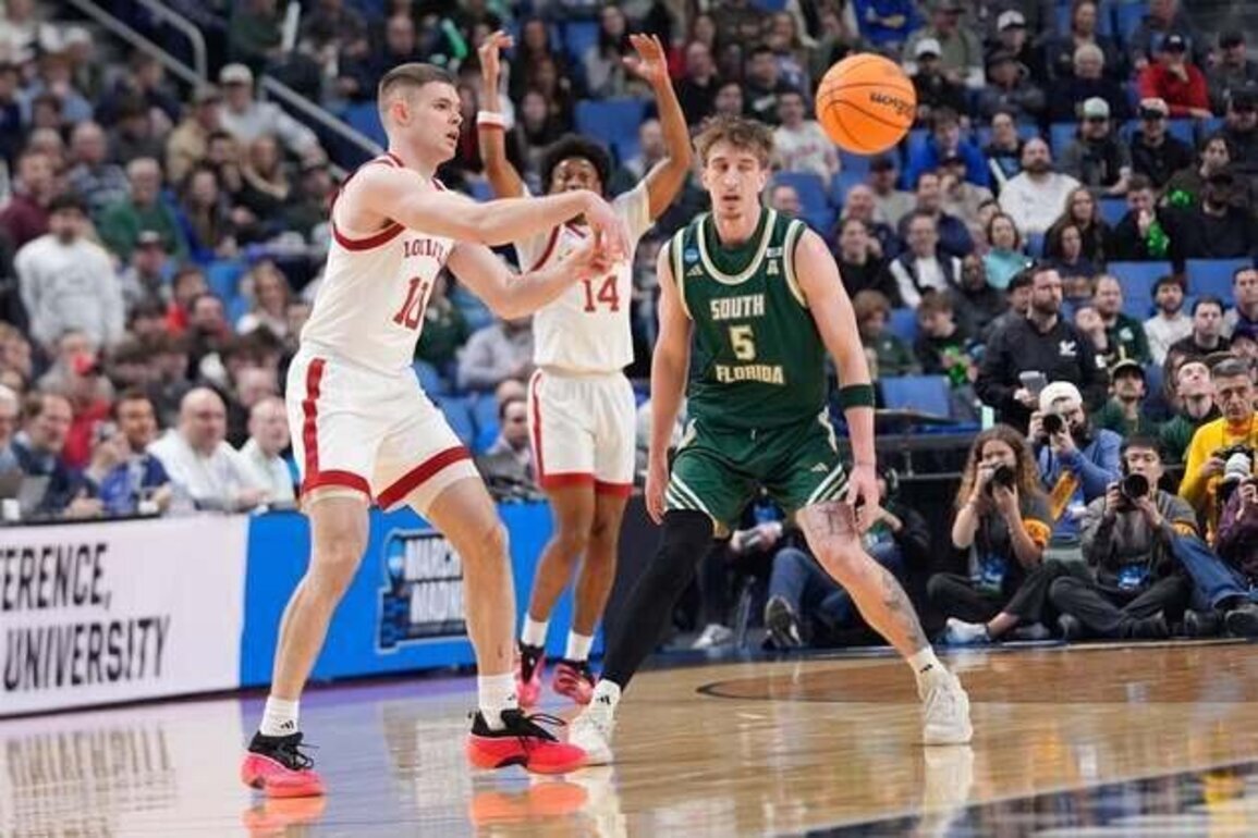Isaac McKneely rains treys as Louisville outlasts South Florida