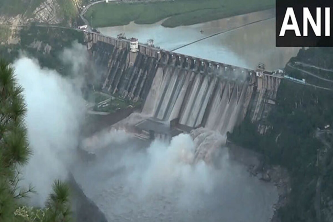 J-K: Salal Dam gates opened as water levels in Chenab rise due to heavy rains