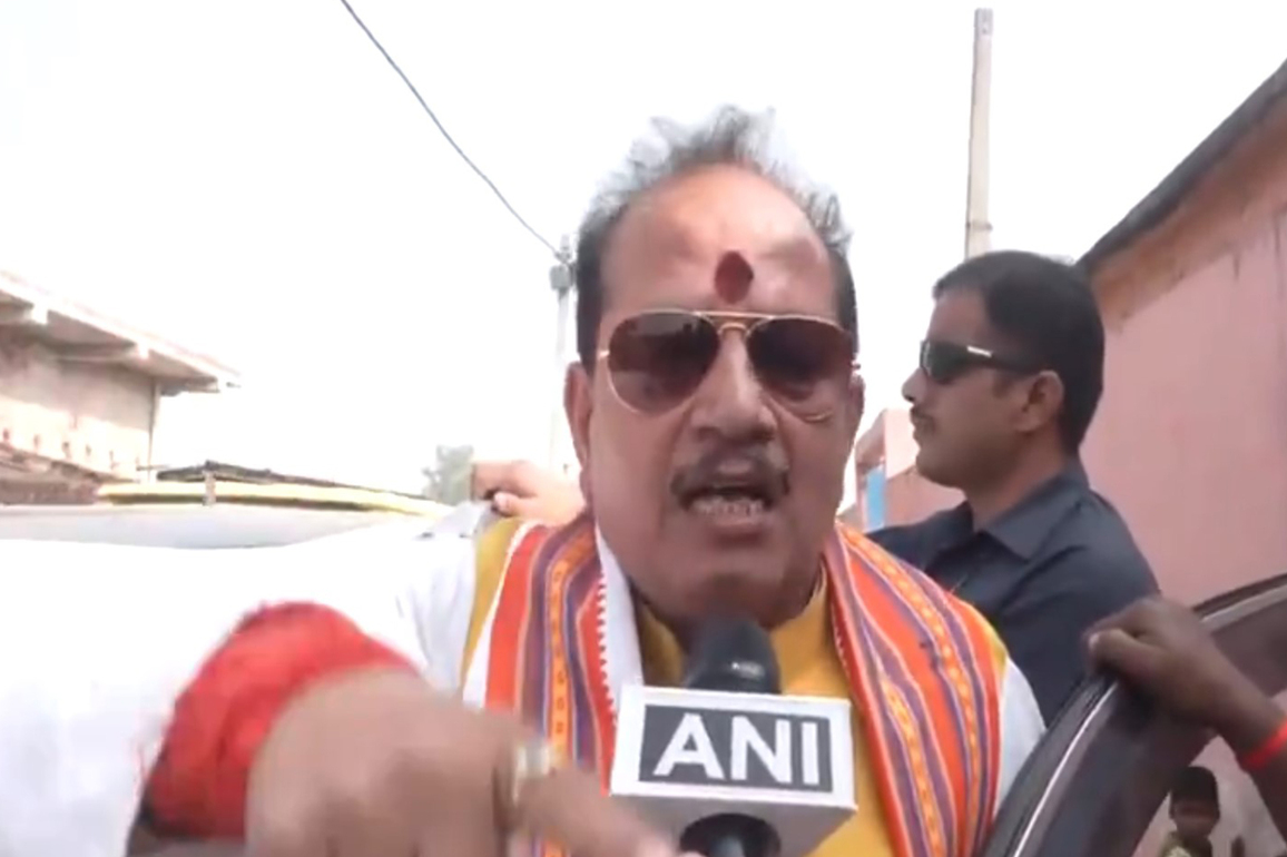 "Inke chhati pe bulldozer chalega": Dy CM Vijay Sinha hits out at RJD after attack on convoy