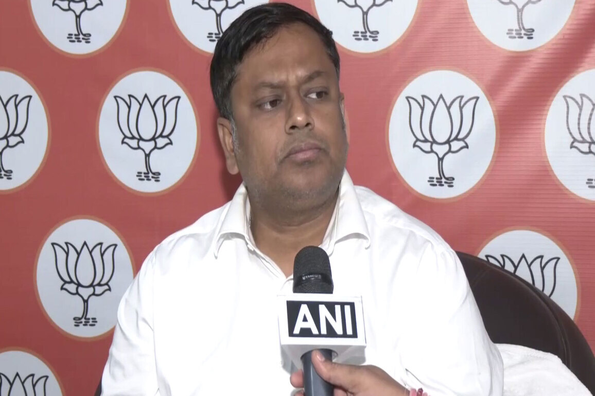 "Public of Bengal is furious against TMC": Sukanta Majumdar condemns attack on Abhishek Banerjee