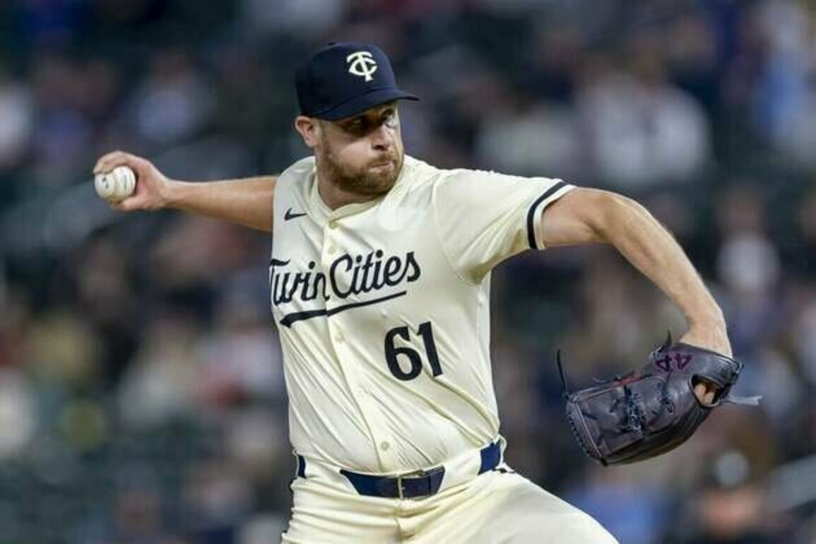 Dodgers reacquire RHP Brock Stewart in deal with Twins