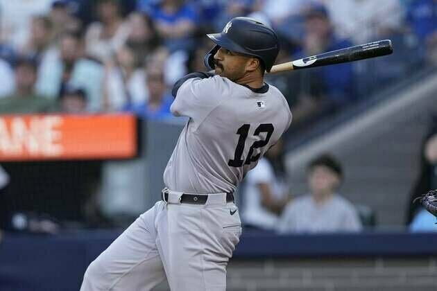 Blue Jays complete sweep of Yankees, take AL East lead