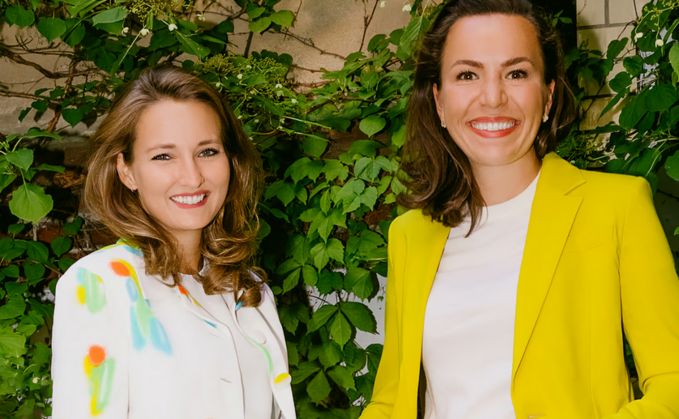 Estelle Merle (li.) und Charlotte Pallua gründeten das Berliner Fintech Topi 2021, nun B2B-Finanzierungspartner von Lenovo.